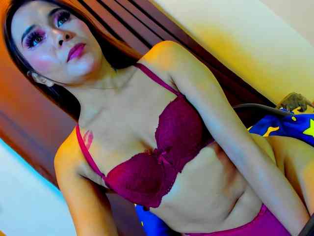 Cerina00 Live Webcam on BongaCams