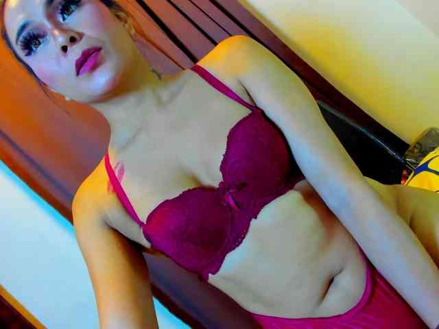 Cerina00 Live Webcam on BongaCams