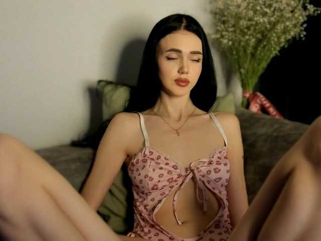 Lola-Lush's BongaCams show and profile