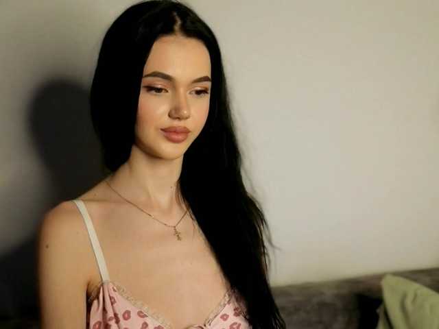 Lola-Lush's BongaCams show and profile