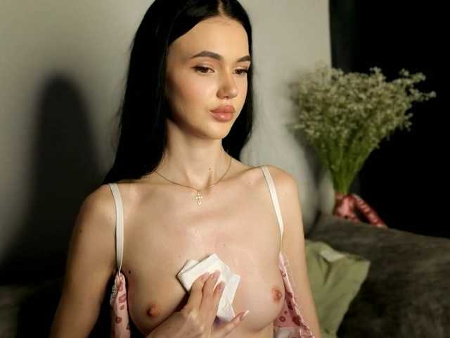 Lola-Lush's BongaCams profile