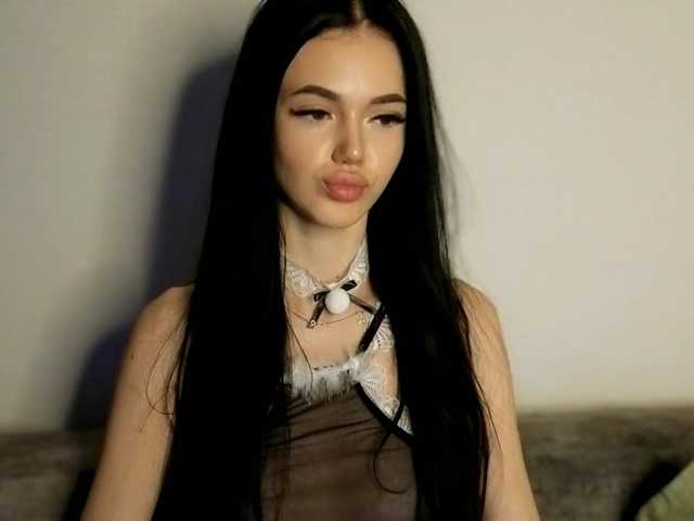 Lola-Lush's BongaCams show and profile