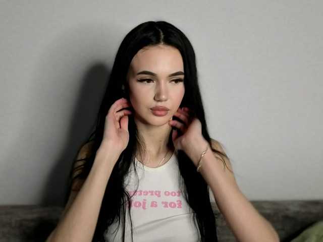 Lola-Lush's BongaCams show and profile