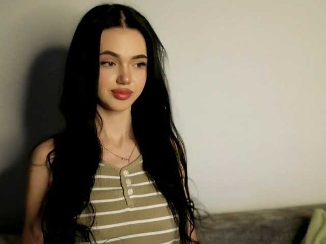 Lola-Lush's BongaCams show and profile