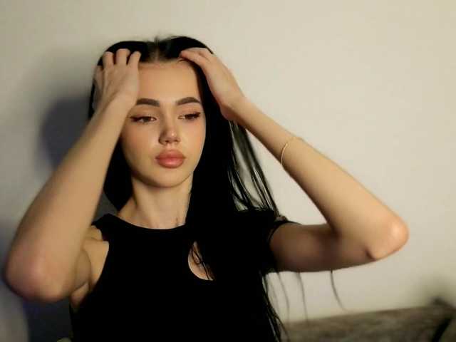Lola-Lush's BongaCams show and profile
