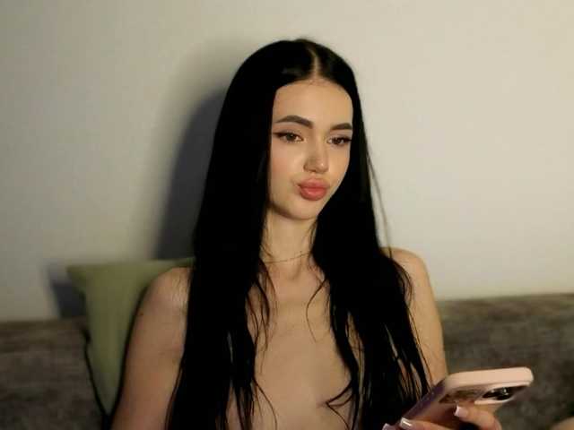 Lola-Lush's BongaCams show and profile