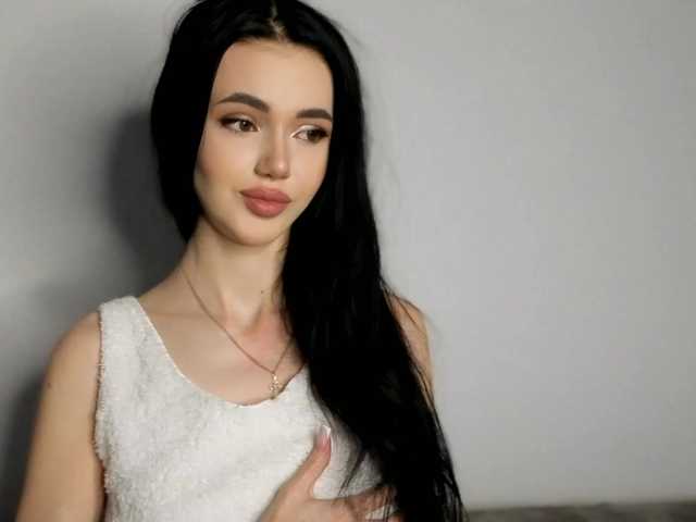 Lola-Lush's BongaCams show and profile