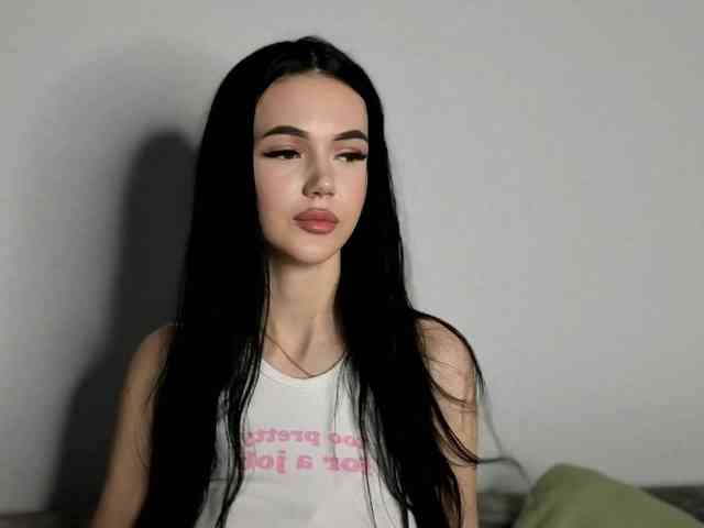 Lola-Lush webcam