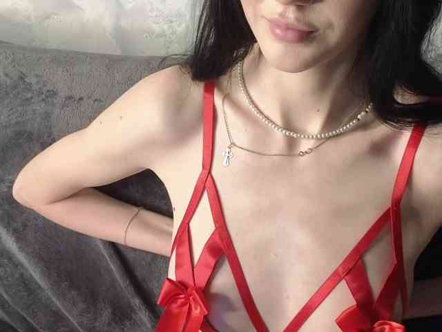 Lola-Lush webcam