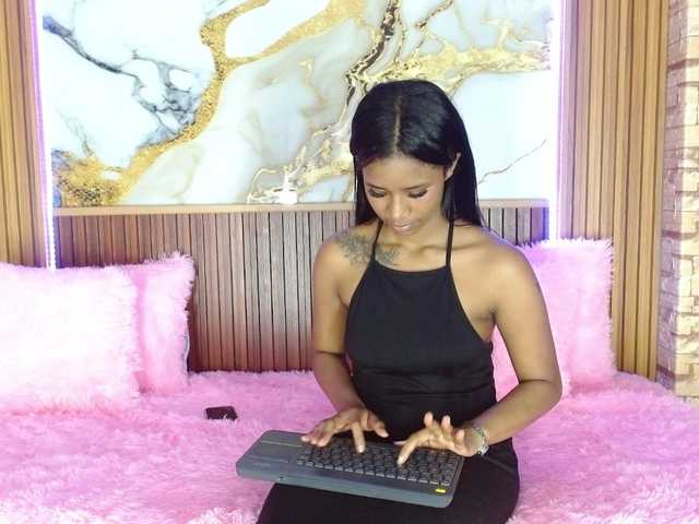 madihlove303av's BongaCams show and profile