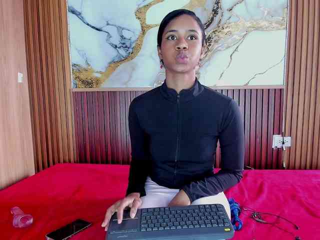 madihlove303av webcam