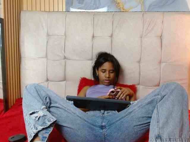 madihlove303av webcam