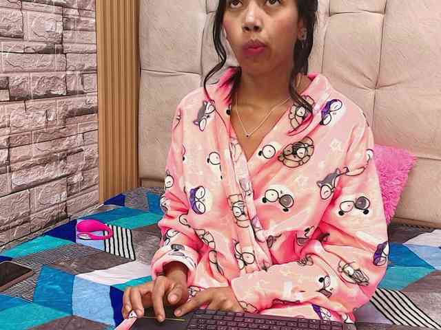 madihlove303av webcam