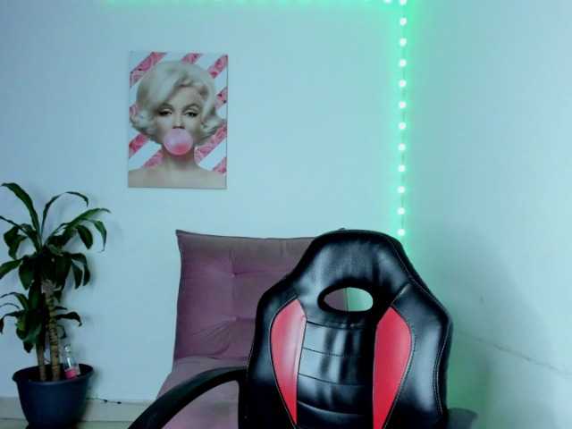 rouse-red's BongaCams show and profile