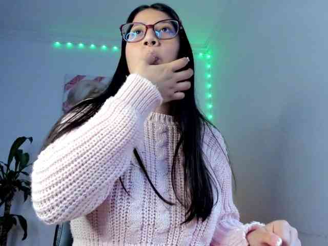 rouse-red Live Webcam on BongaCams