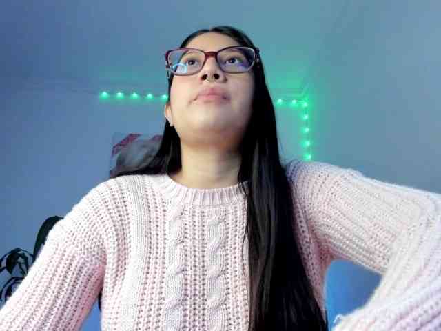 rouse-red Live Webcam on BongaCams