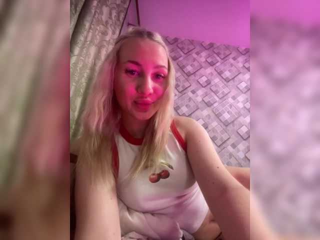  SugarrLipss chat room