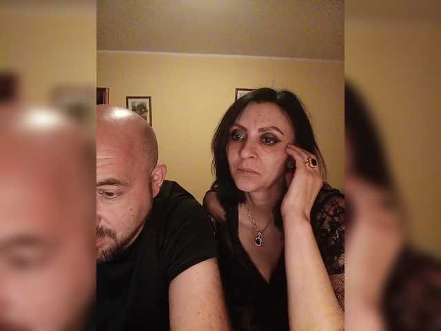 go to chat with WikiBitch