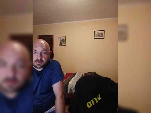WikiBitch webcam