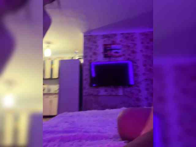 free nude cam Kiss-of-Life1