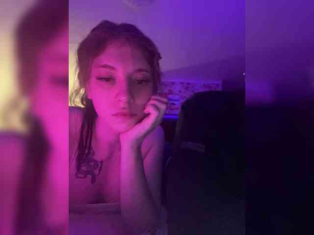 Kiss-of-Lifee webcam