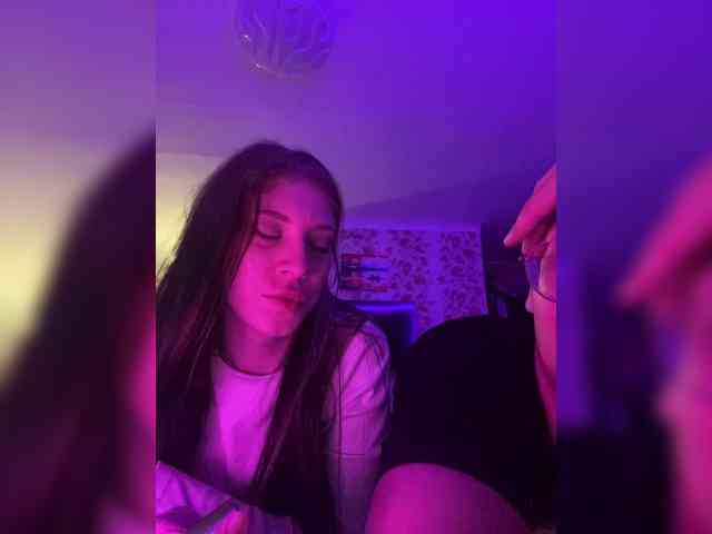 Kiss-of-Life1 webcam