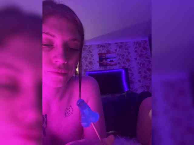 Kiss-of-Lifee webcam