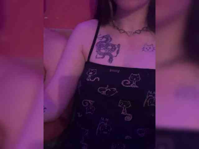 Kiss-of-Life1 webcam