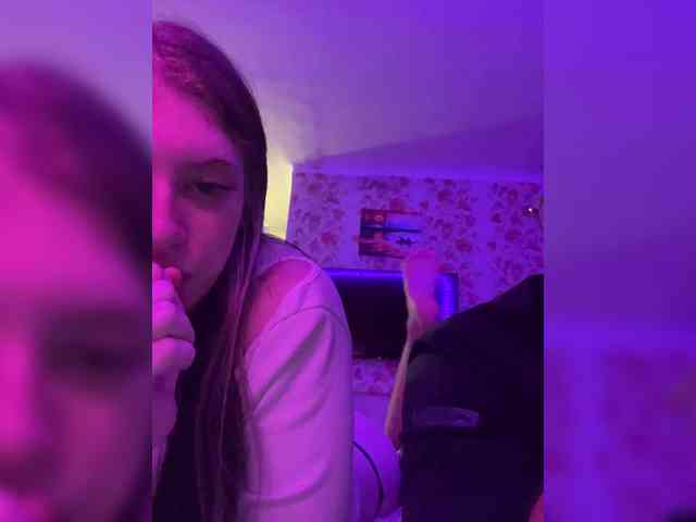 camsex chat Kiss-of-Life1