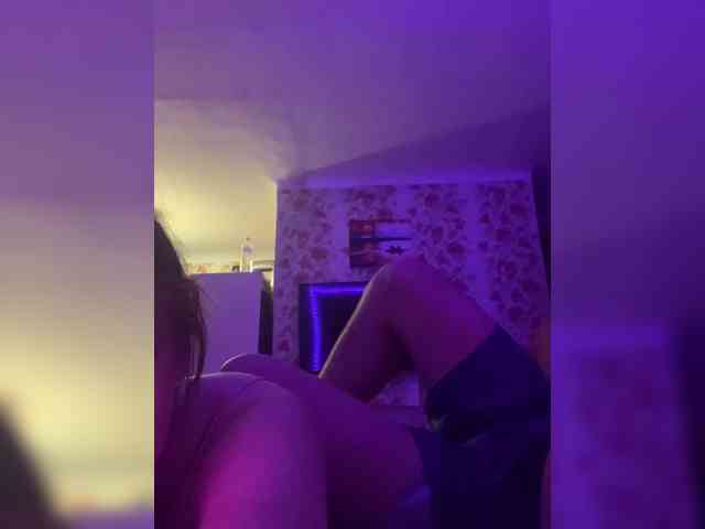Kiss-of-Lifee webcam