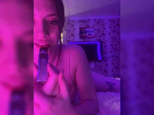 free nude cam Kiss-of-Life1