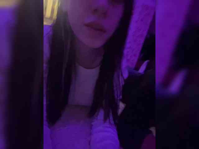 Kiss-of-Lifee webcam