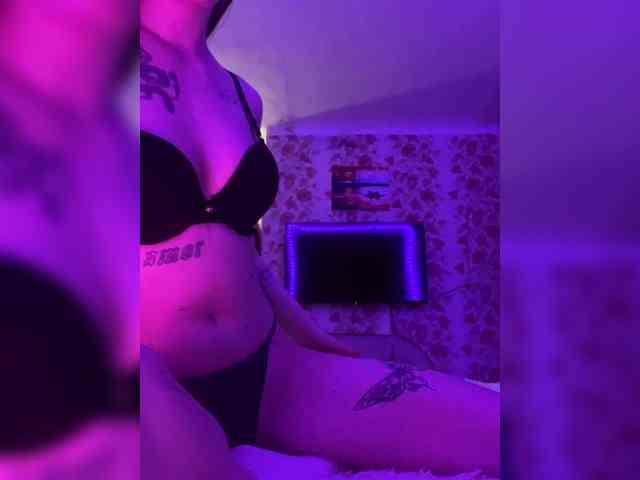 Kiss-of-Lifee webcam