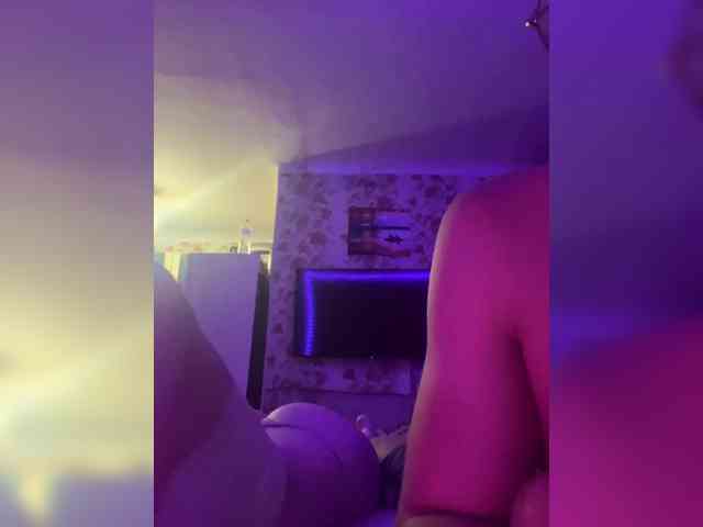Kiss-of-Lifee webcam