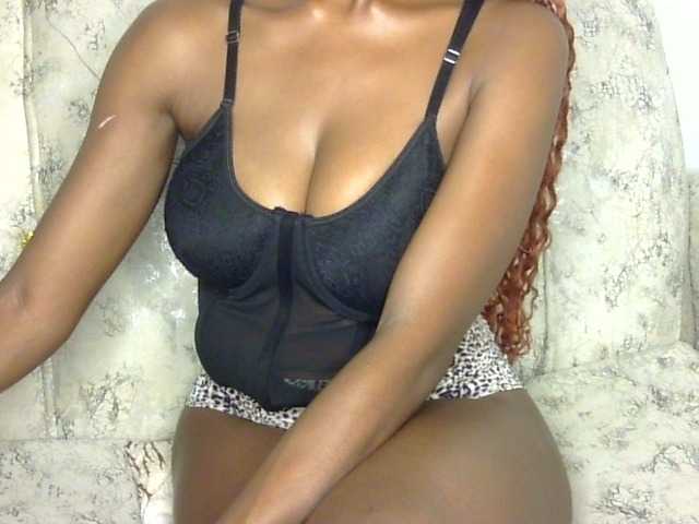 QueenAdora — bongacams