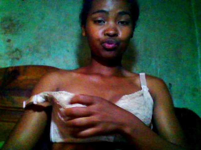 Allycha1's BongaCams show and profile