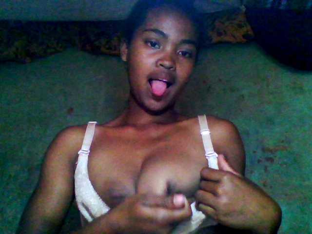 Allycha1's BongaCams show and profile