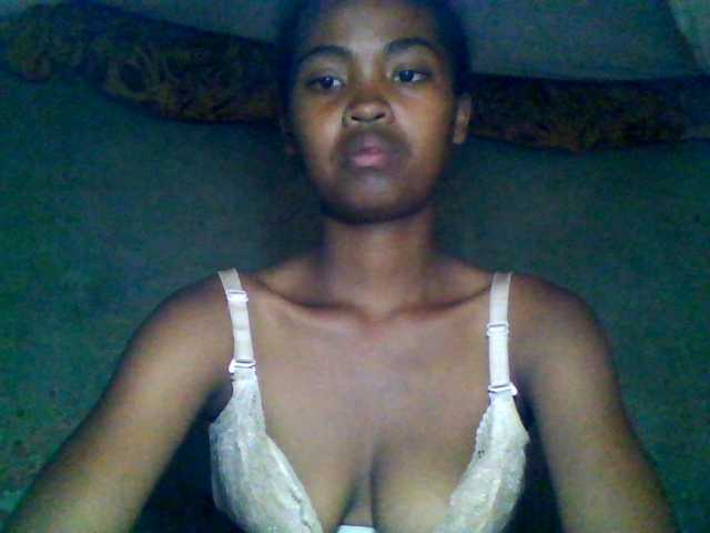 Allycha1's BongaCams show and profile