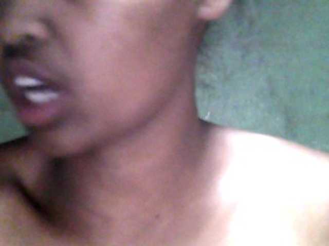 Allycha1, une amatrice française avec qui discuter et avoir du sexe