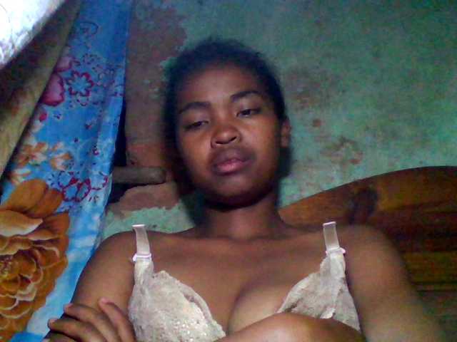 Allycha1's BongaCams show and profile