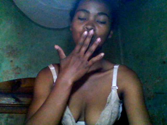 Allycha1's BongaCams show and profile