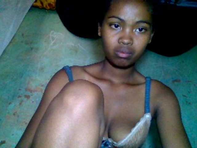 le modèle Allycha1 est en webcam porno dans un show sur le site bongacams, il possède les tags suivants: Ebony,Brunette,Hairy