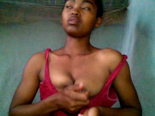 Allycha1's BongaCams show and profile