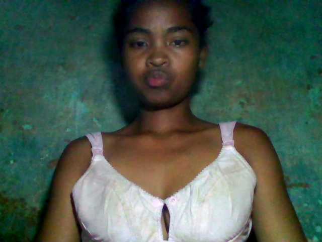 Allycha1's BongaCams show and profile