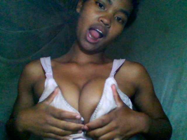 Allycha1's BongaCams show and profile