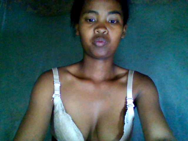 Allycha1's BongaCams show and profile