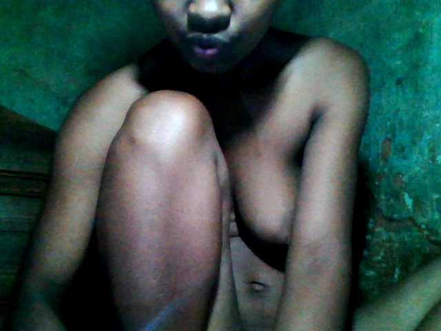 Allycha1 — hello bienvenue dands ma class roome boobs 20 tkens big ass30 GET NAKED 50