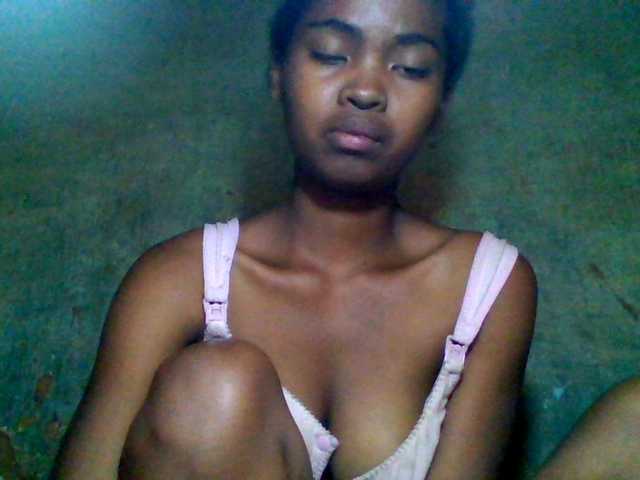 Allycha1's BongaCams show and profile