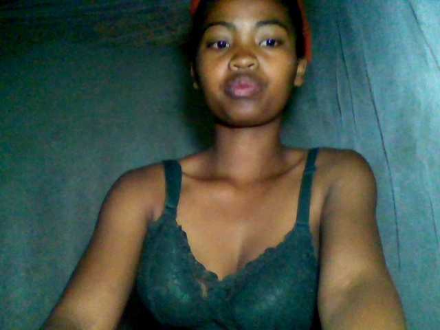 Allycha1's BongaCams show and profile