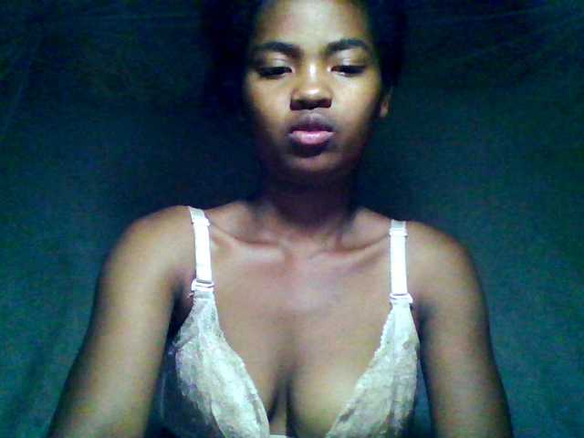 Allycha1's BongaCams show and profile